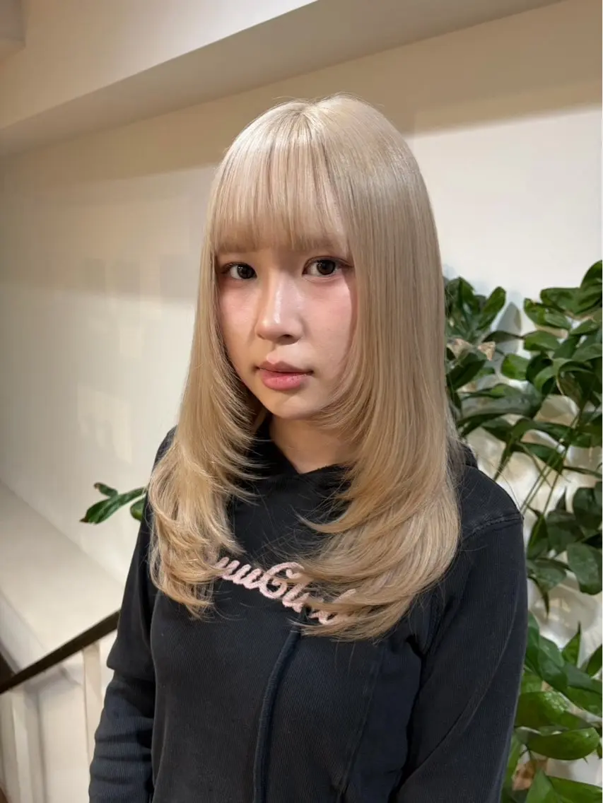 セミロング ヘアカラー ミルクティーベージュ レイヤー/あげは🎀のヘアスタイル