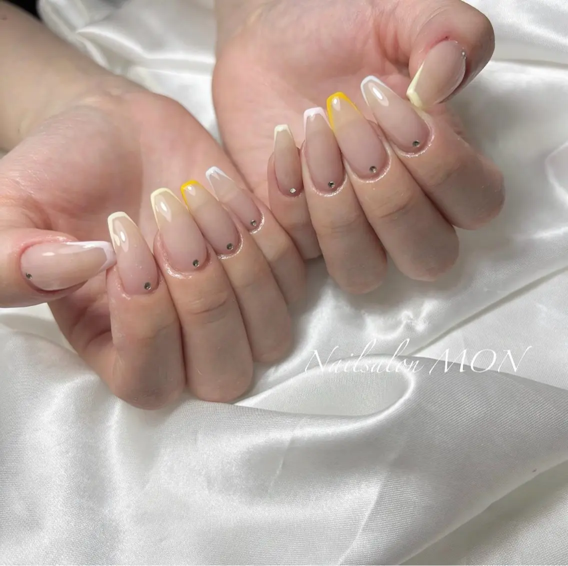 ネイル ストーンネイル ハンドネイル Nailsalon MONのネイルデザイン