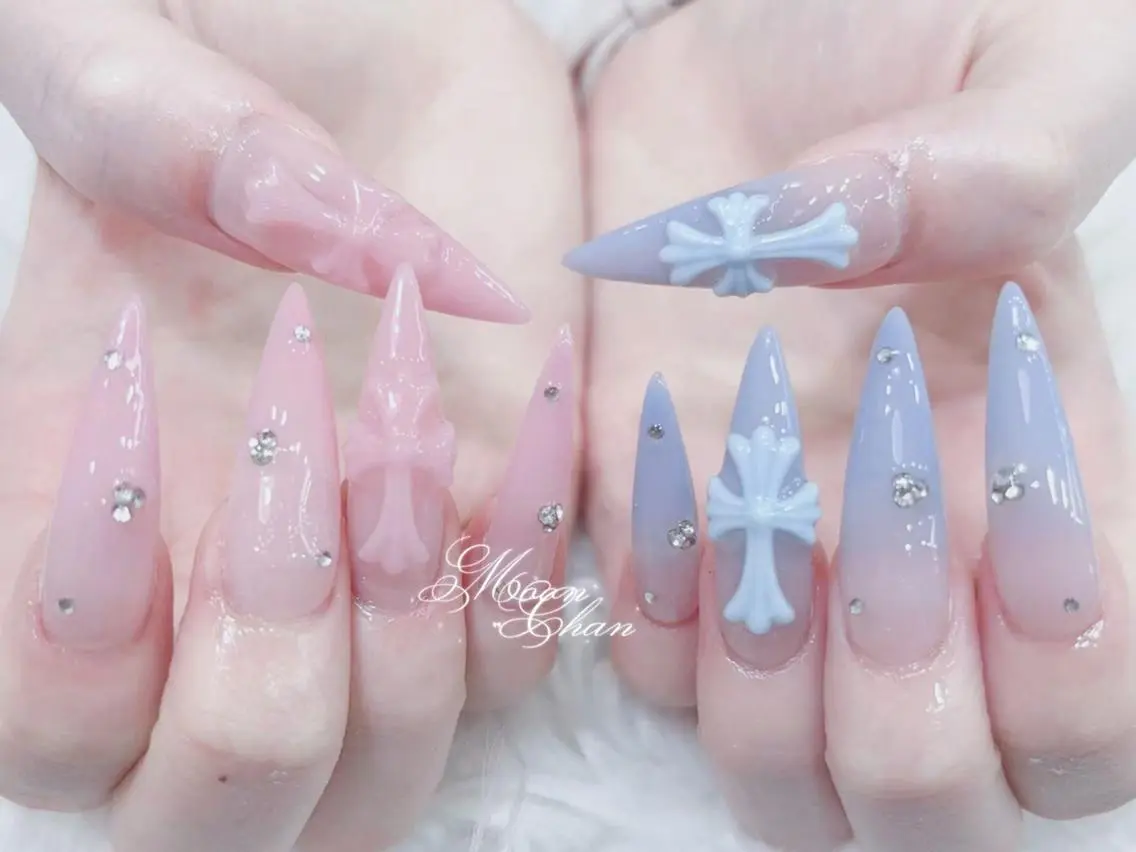 ネイル 長さ出し キラキラネイル 韓国ネイル ロングネイル 持ち込み ハンドネイル ハンドケア Akira✨ nailのネイルデザイン