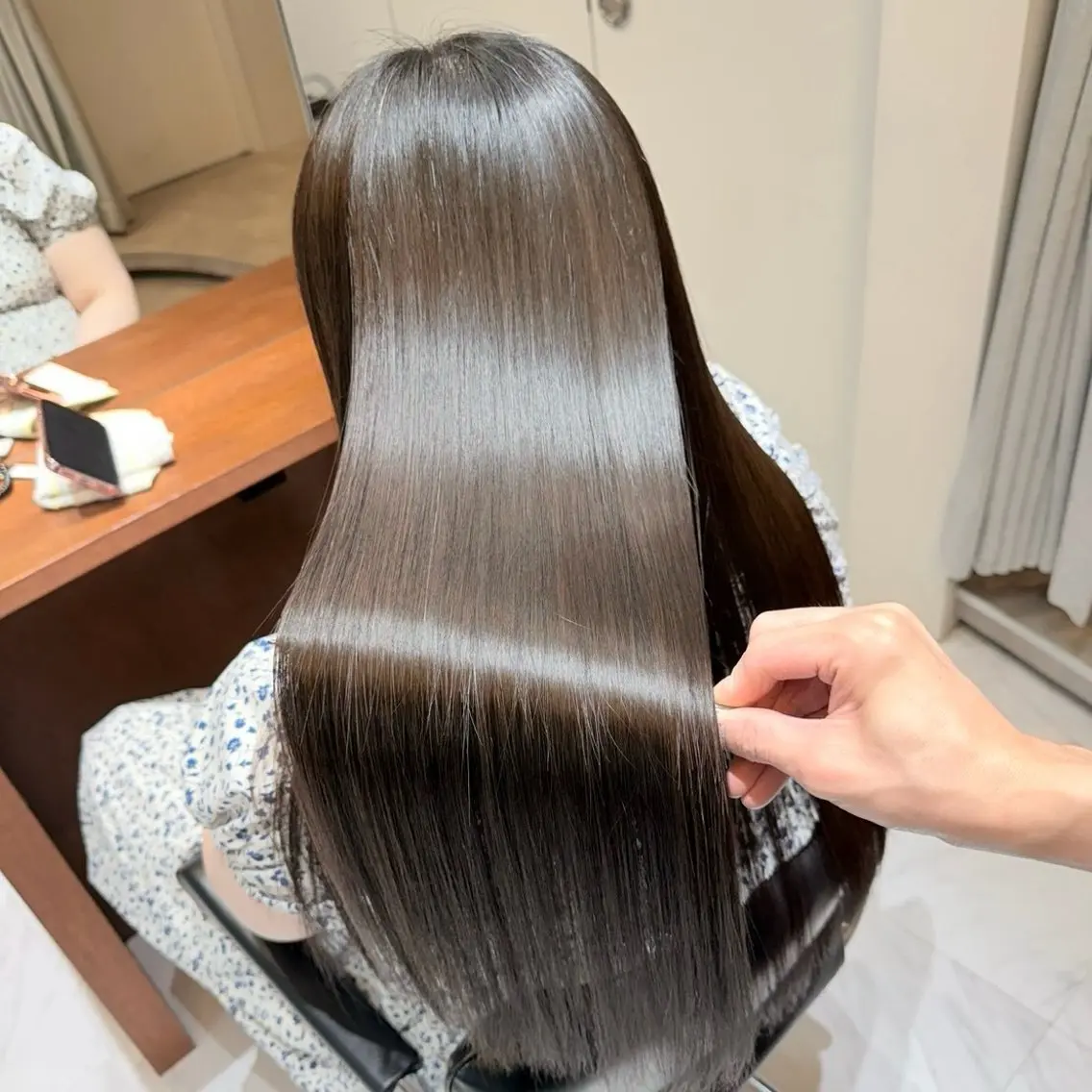 ロング 川邉 莉子のヘアスタイル