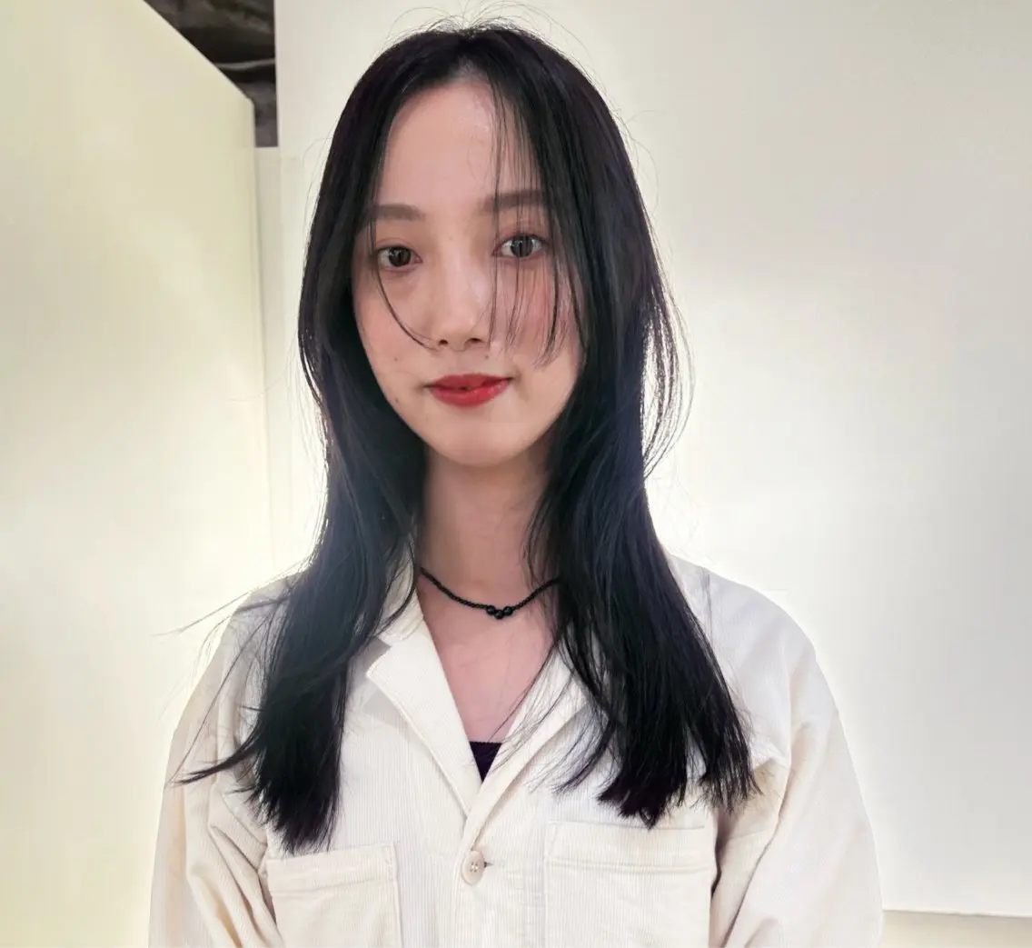 ロング カラー ヘアアレンジ オリーブグレー レイヤーカット カット ヘアカラー トリートメント 🎀suzuna 透明感colorのヘアスタイル
