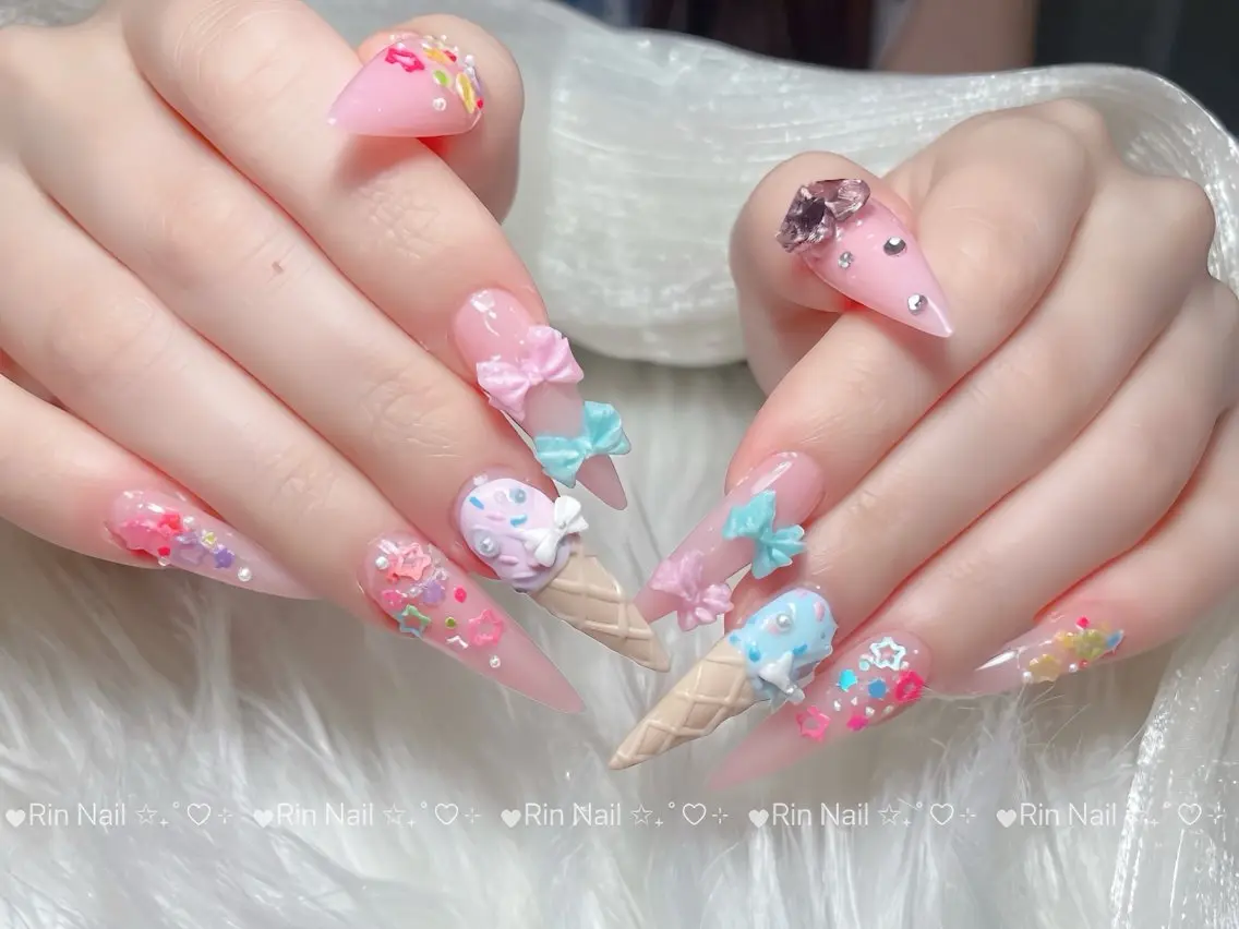 ネイル オーロラネイル チークネイル 桜ネイル クリアネイル ドット ハンドネイル Rin Nail Shinokuboのネイルデザイン