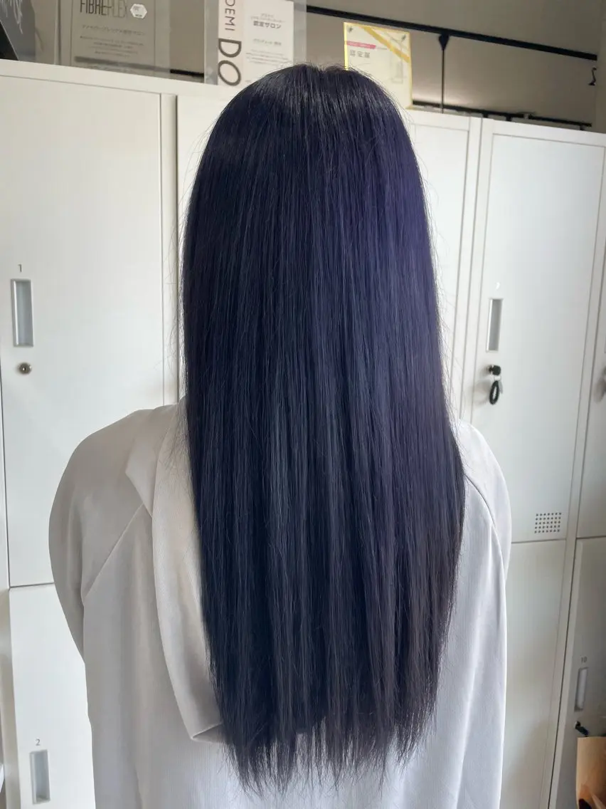 ロング カラー アッシュ ブルーカラー ブルーアッシュ GRANDEUR natsukiのヘアスタイル