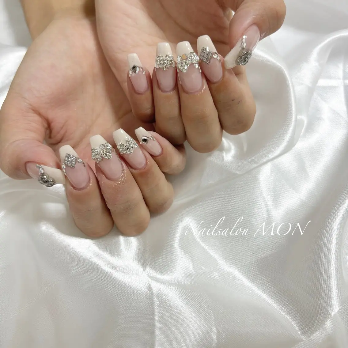 ネイル ストーンネイル ハンドネイル Nailsalon MONのネイルデザイン