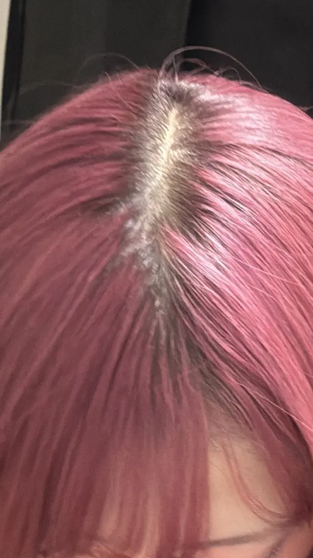 ロング トリートメント 韓国風レイヤーカラー ライムのヘアスタイル