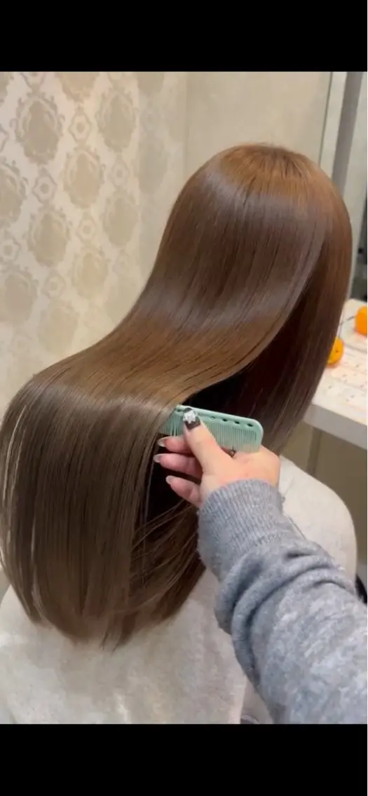 カラー たかはし ここあのヘアスタイル