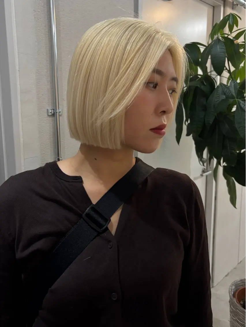 ショート カラー ブロンド ホワイトブロンド ヘアカラー トリートメント 透明感カラー/髪質改 善/烏丸御池/寿々乃のヘアスタイル