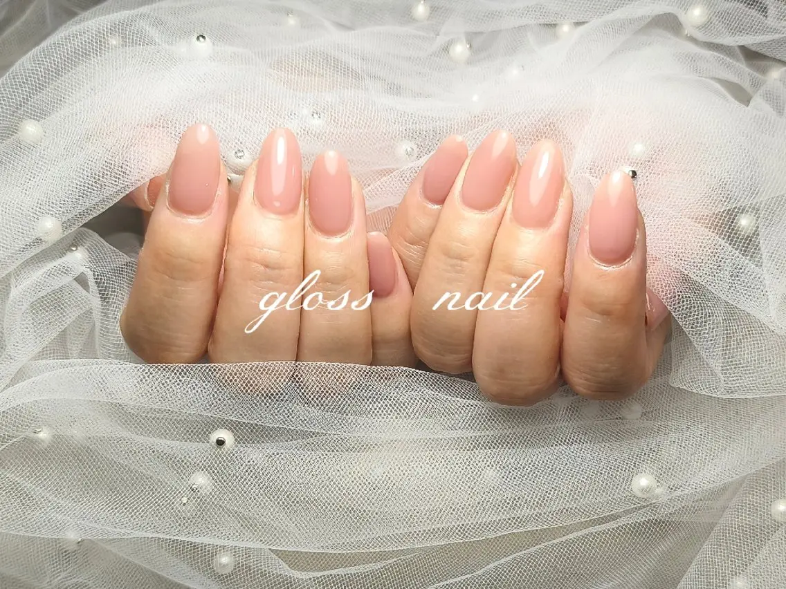 ネイル アヤカ☘️Gloss nailのネイルデザイン