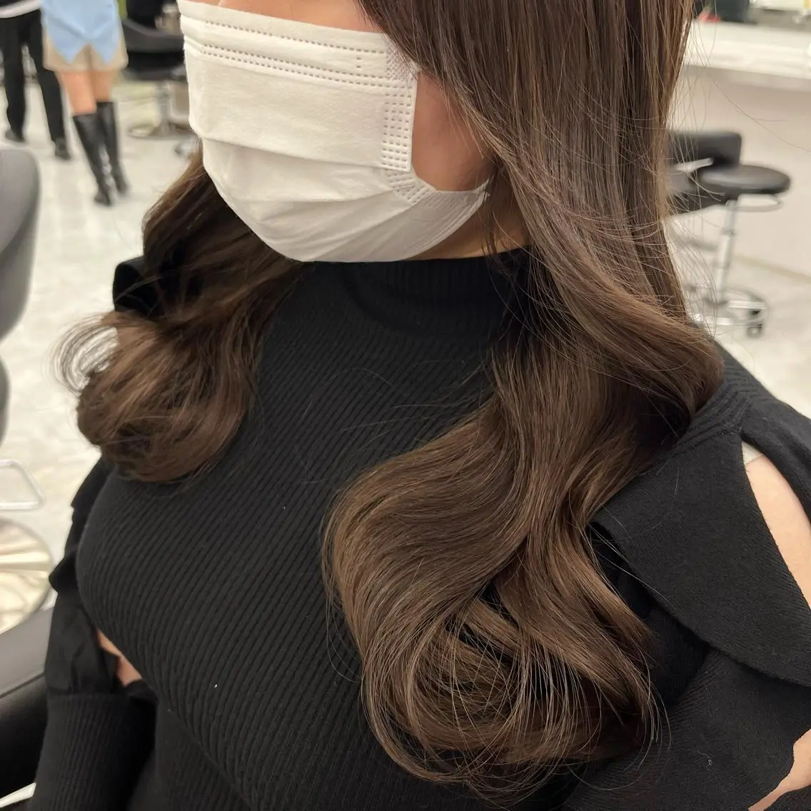 ロング カット 縮毛矯正 ヘアセット 🍒韓国暖色ヘア NO.1🍒🪽のヘアスタイル