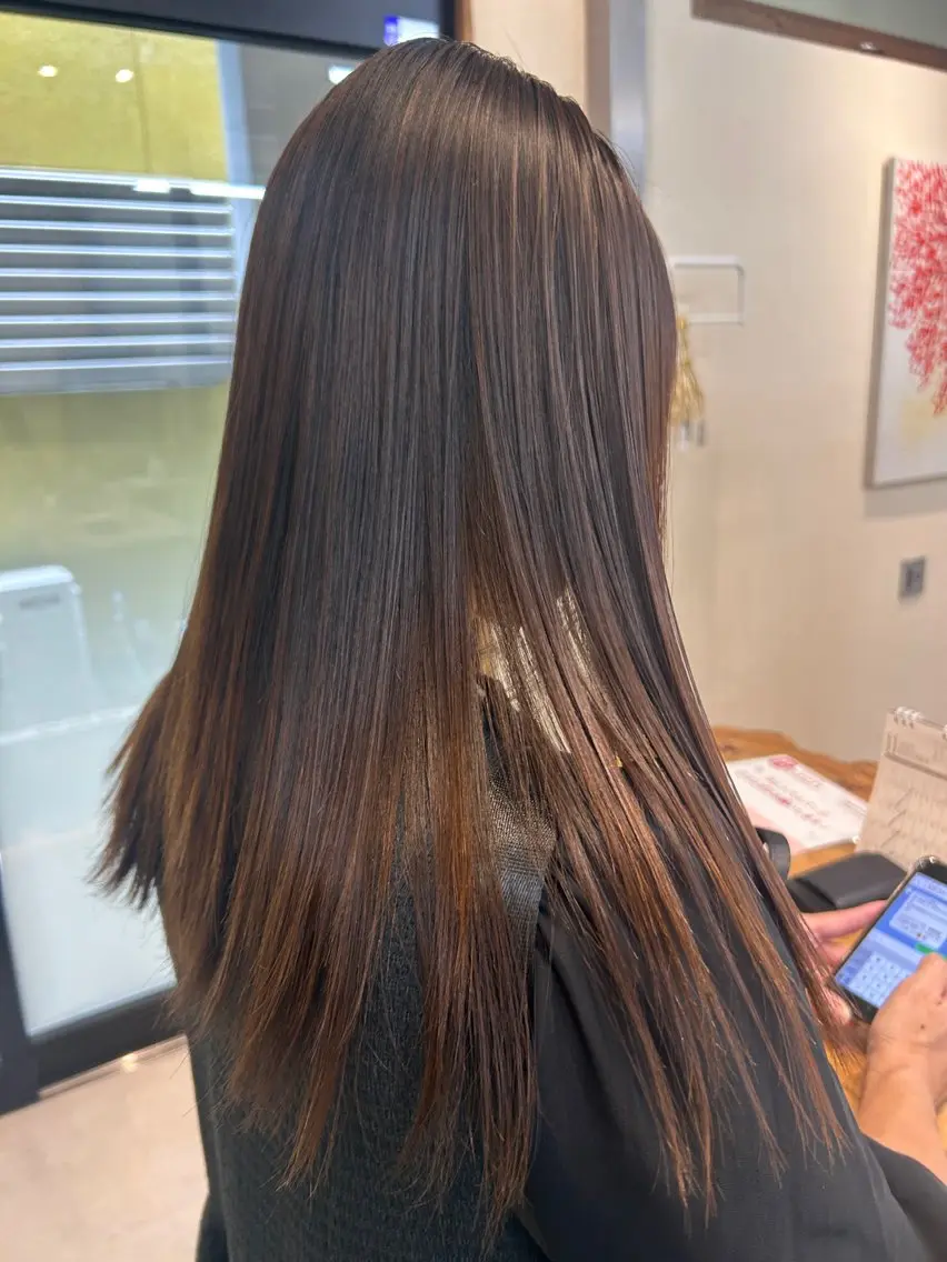 ロング カット 縮毛矯正 井上 萌のヘアスタイル