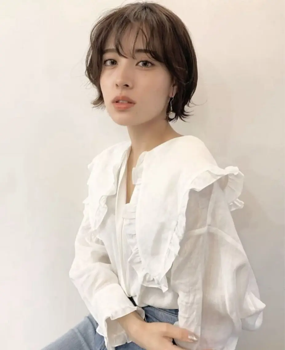 ショート カラー 白井 花穂のヘアスタイル