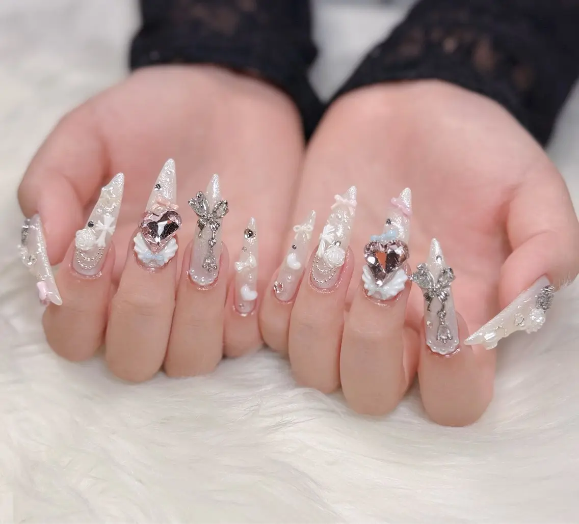 ネイル オーロラネイル チークネイル フットネイル フレンチネイル ジェルネイル ハンドネイル Nichi Nailsのネイルデザイン