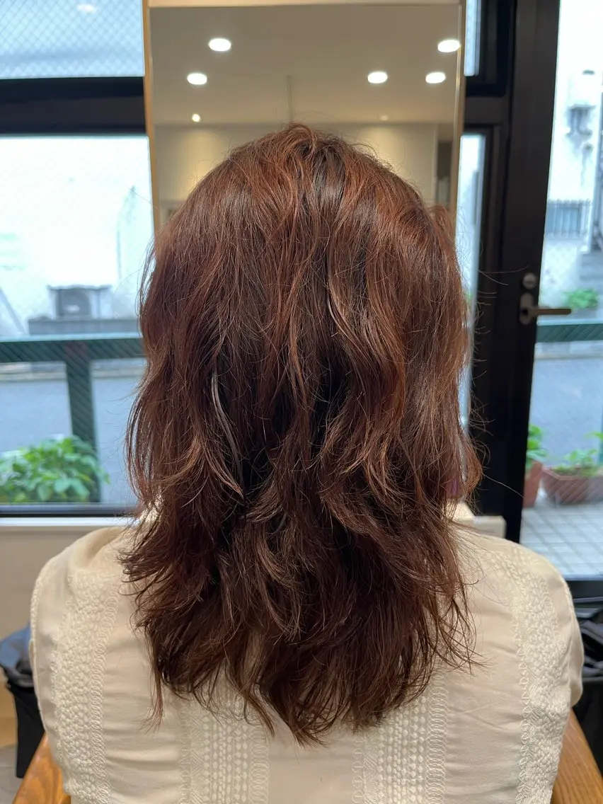 ロング 小鴨 美佳のヘアスタイル