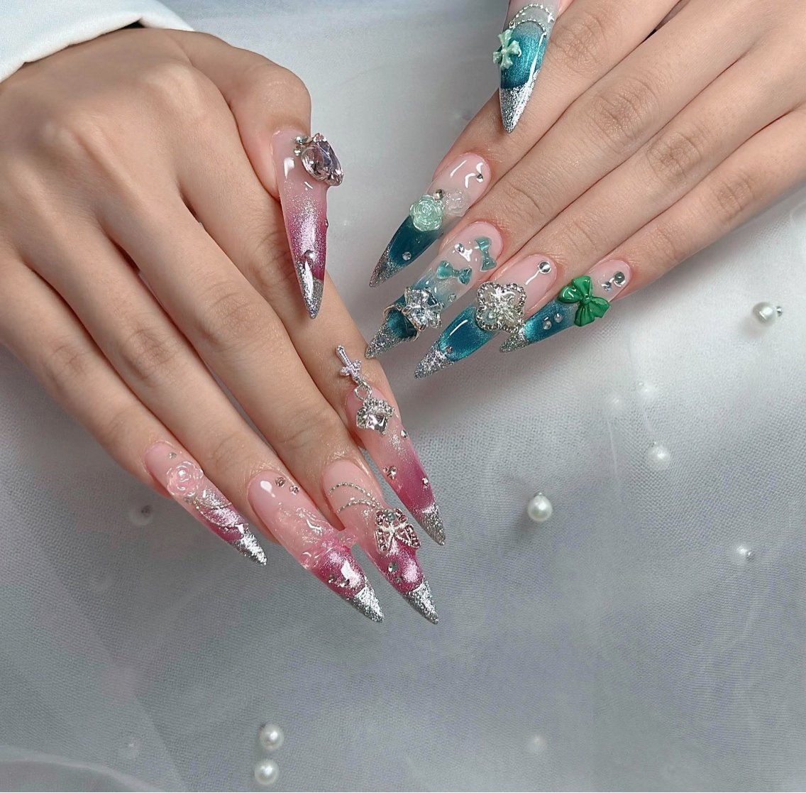 ネイル チークネイル フレンチネイル キラキラネイル 韓国ネイル マグネットネイル ハンドネイル yuuna hbabynailのネイルデザイン