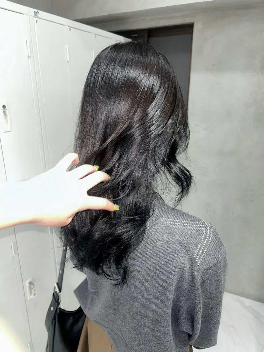 カラー ヘアカラー Akari🧬レイヤ ー/ハイトーン/天神のヘアスタイル