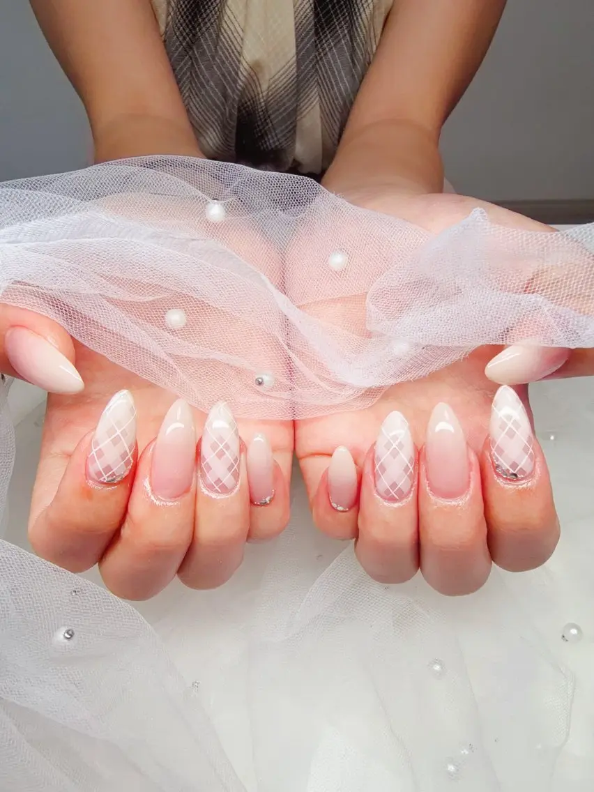 ネイル オーロラネイル チークネイル 成人式 長さ出し ジェルネイル ハンドネイル YUYI.nail salonのネイルデザイン