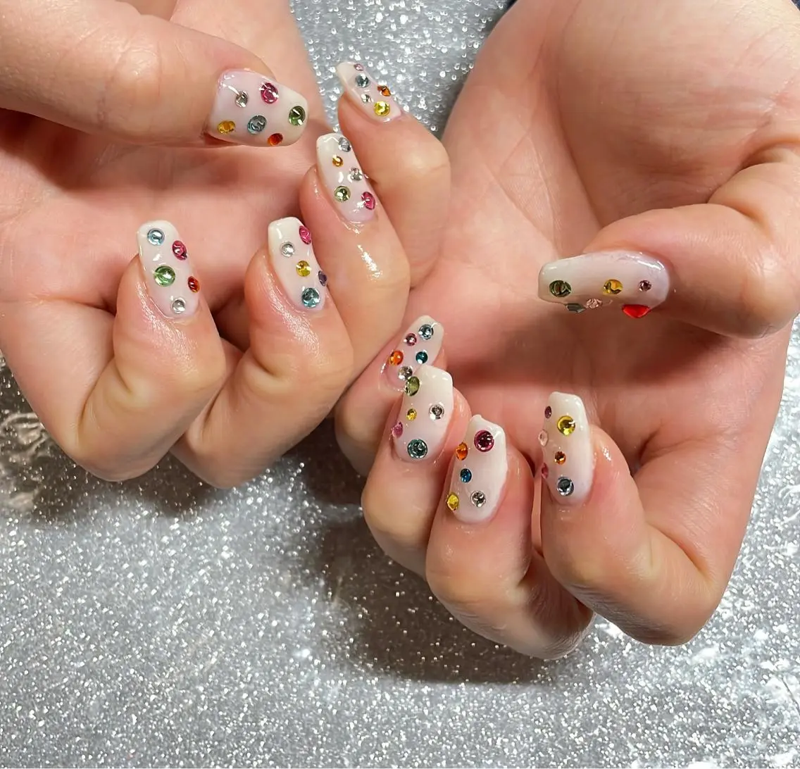 ネイル ハンドネイル VIERU 🌈🎀💖のネイルデザイン