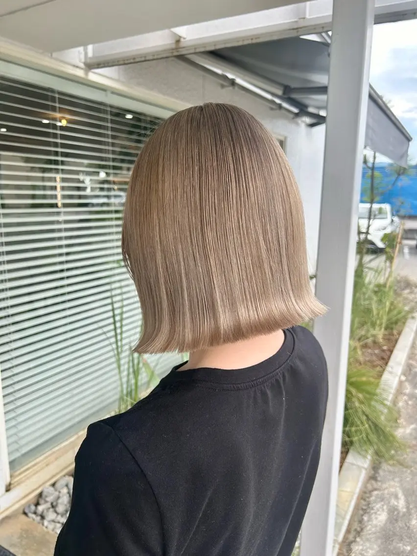 ミディアム カラー ブリーチ 小澤 志穂のヘアスタイル