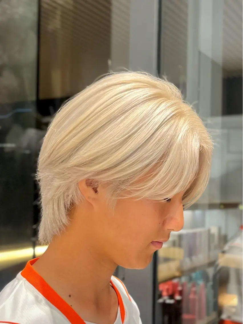 ショート カラー メンズ ベージュカラー ミルクティーベージュ 艶カラー ❄️Saeのヘアスタイル