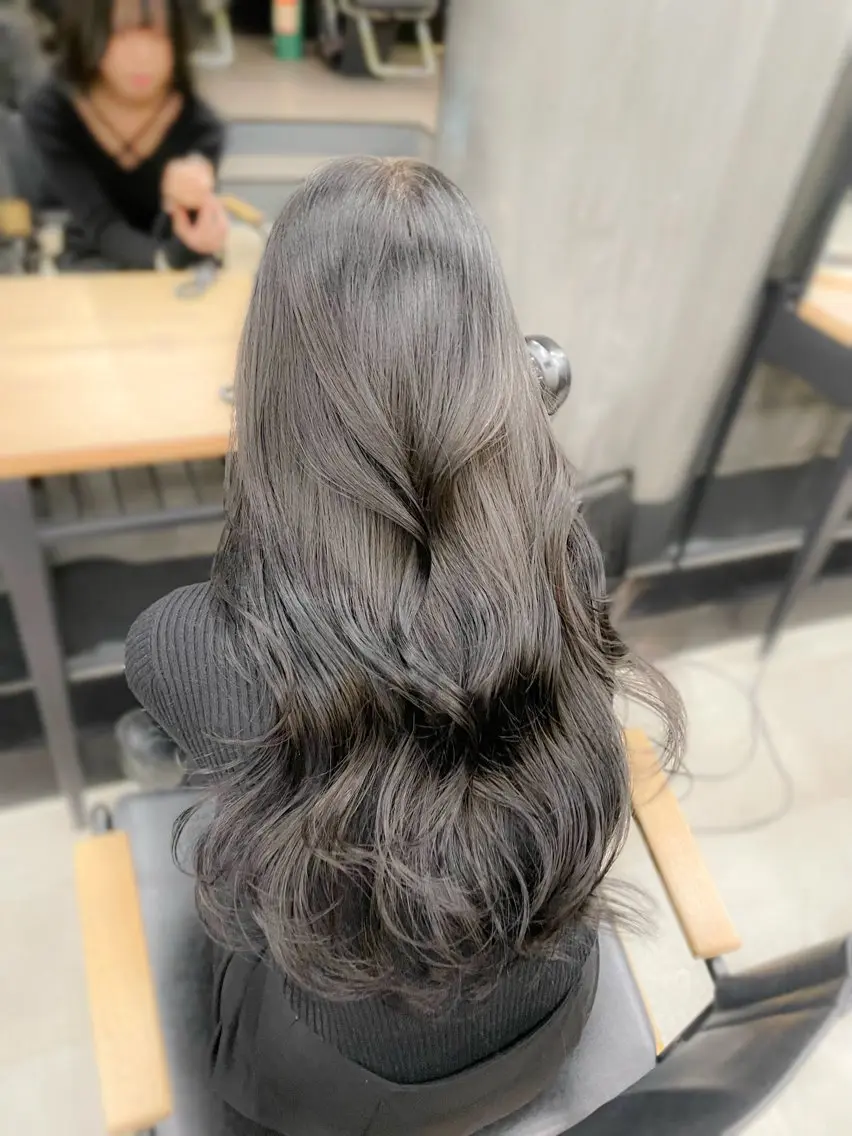 ロング レイヤーカット 伊藤 莉奈　韓国ヘアのヘアスタイル