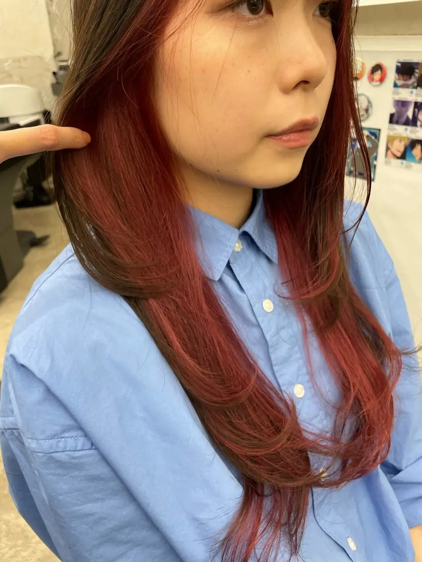 セミロング カラー インナーカラー 推し ブリーチ  髪質改善のヘアスタイル