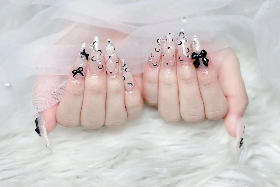 ネイル ジェルネイル キラキラネイル 韓国ネイル ロングネイル 持ち込み ハンドネイル Nova Nailのネイルデザイン