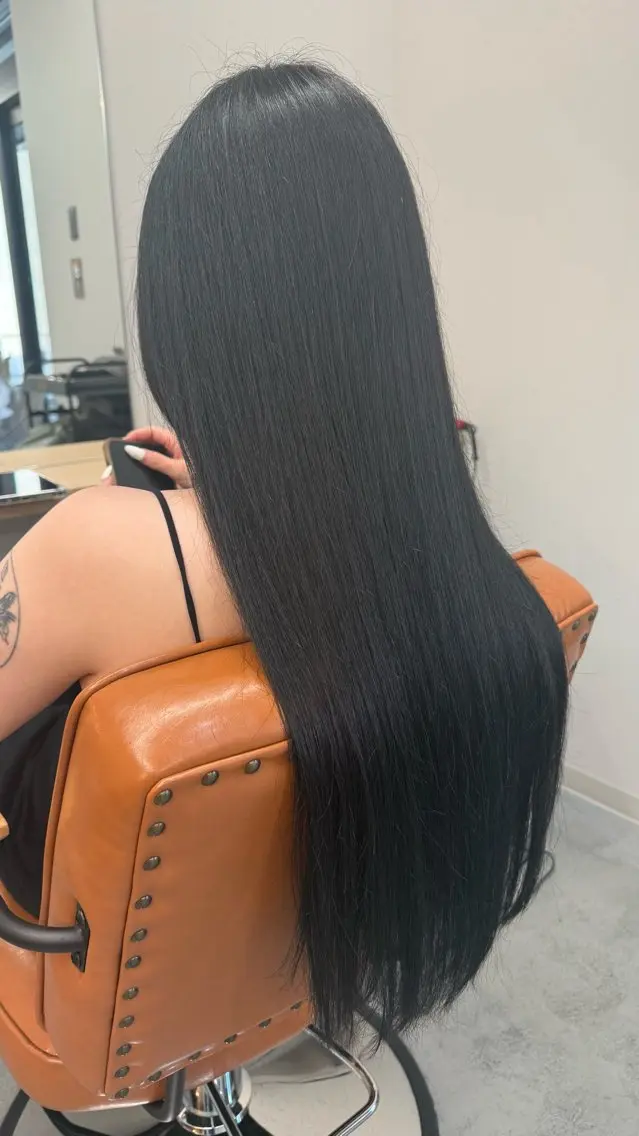 ロング カラー 奥尾 安奈のヘアスタイル