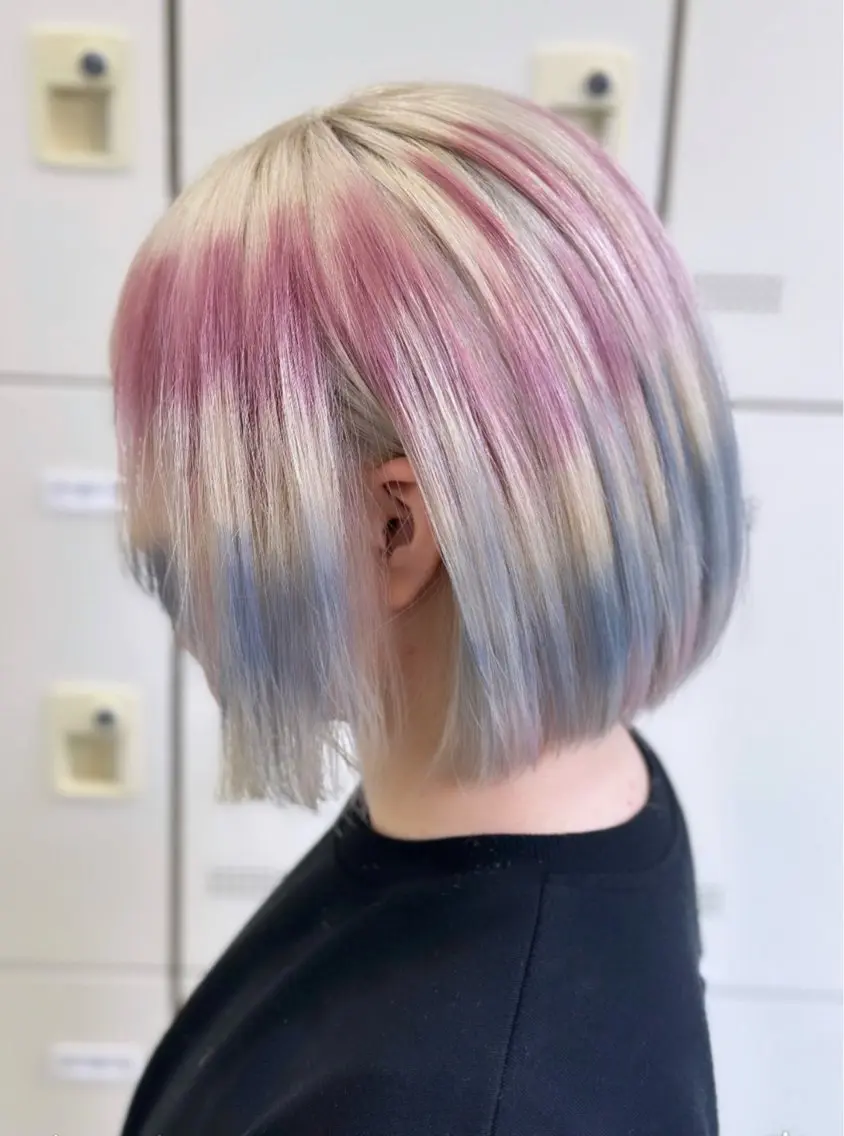 ロング カラー ヘアアレンジ 艶カラー/ハイトーン /レイヤーカットのヘアスタイル