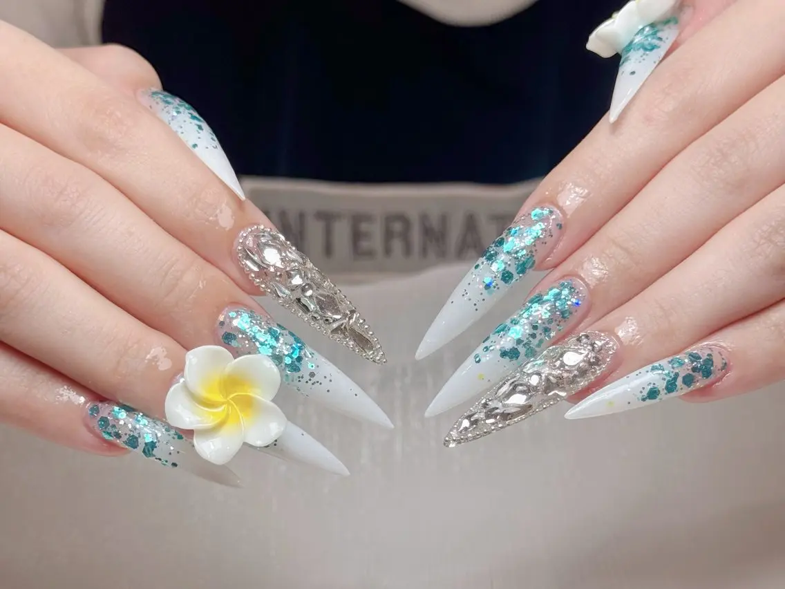 ネイル オーロラネイル 長さ出し フレンチネイル ジェルネイル マグネットネイル ハンドネイル Luci Nail Shinokuboのネイルデザイン