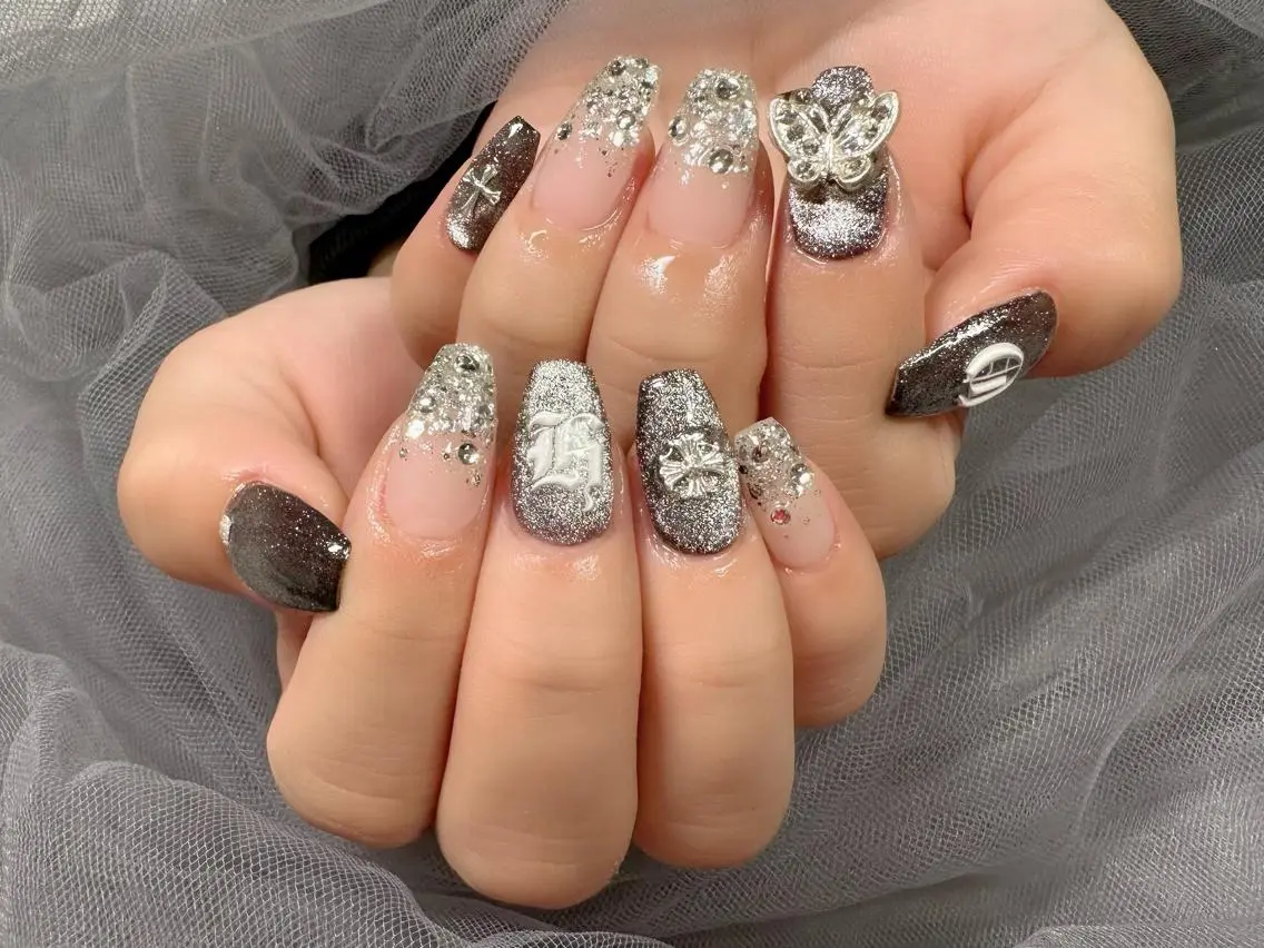 ネイル ラメ(グリッター) ラメグラデーション マグネットネイル ハンドネイル Nail Salon KURELLYのネイルデザイン