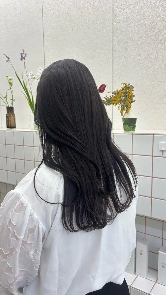 カラー 透明感カラー ダークグレー ダークグレージュ グレージュ Asumi/丸の内 /ブリーチ/花屋併設のヘアスタイル