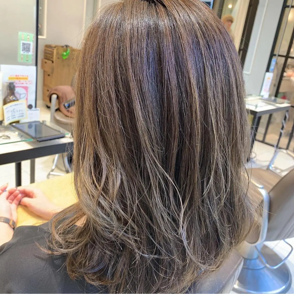カラー アッシュ ベージュカラー ブリーチ ハイライトカラー 美髪矯正✨🌷関 郁美🌷のヘアスタイル