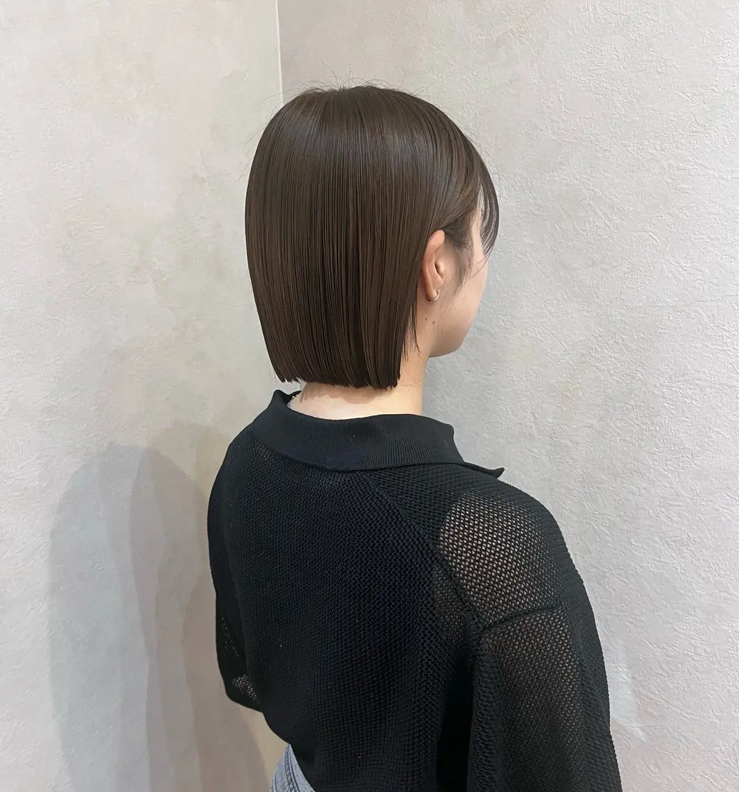 ショート カラー アッシュ ブリーチ ブリーチなしカラー ボブ カット ヘアカラー トリートメント "今"だけでない美髪 KOTOMIのヘアスタイル
