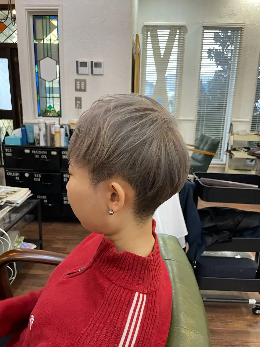 ショート ヘアカラー 下林 雅明のヘアスタイル