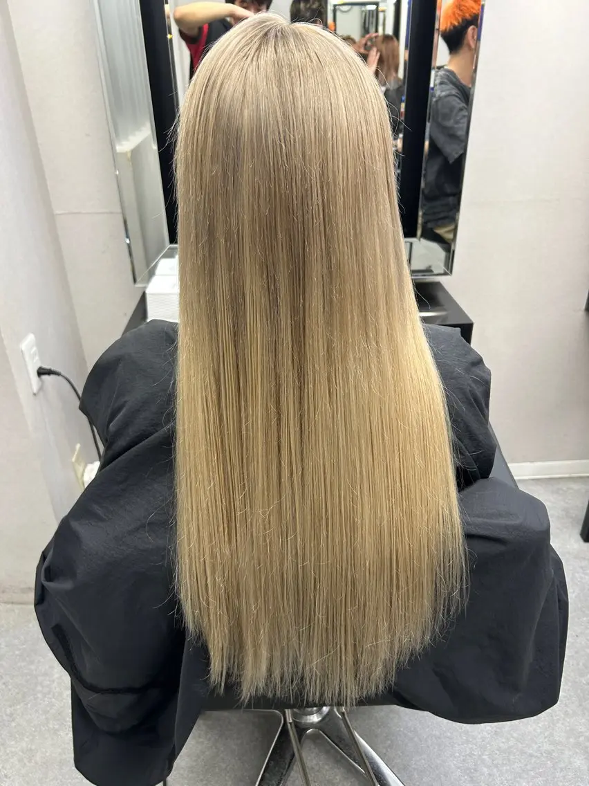 ロング カラー シールエクステ ベージュカラー ダブルカラー ハイトーンカラー ミルクティーベージュ ヘアカラー エクステ レイヤー/エクステ alpha下妻のヘアスタイル