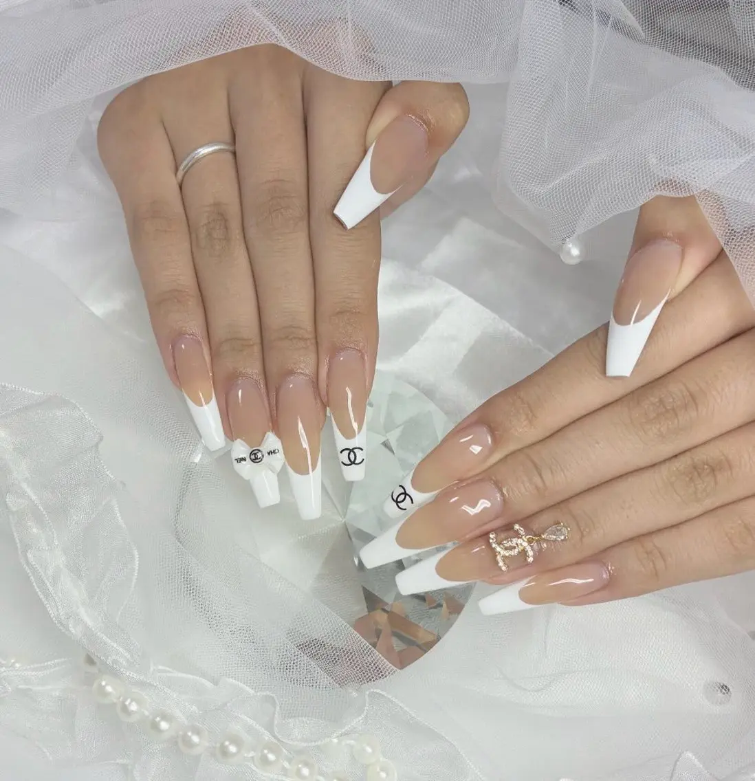 ネイル アートネイル フレンチネイル ジェルネイル 韓国ネイル マグネットネイル HAPPI NAIL 大国町のネイルデザイン