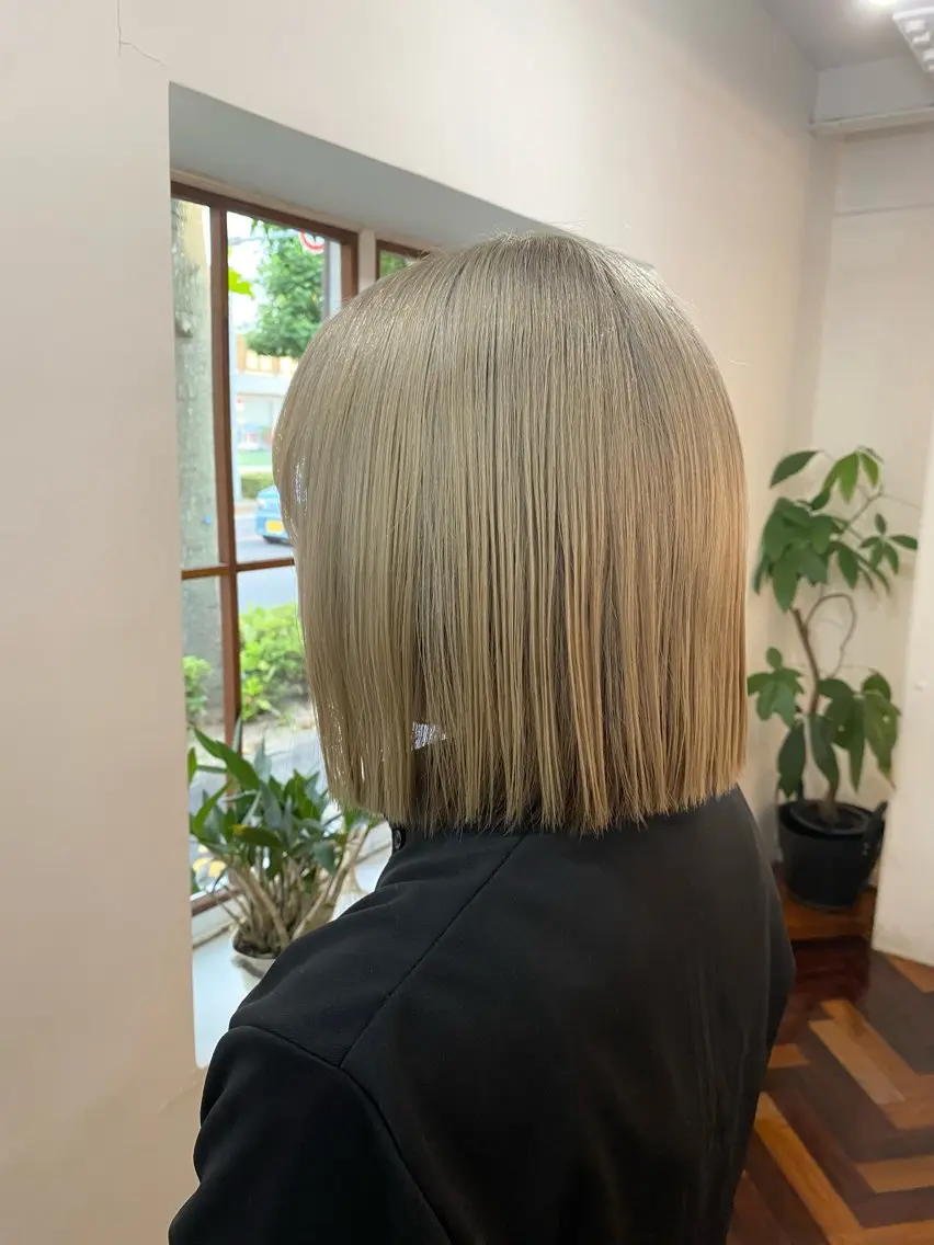 ミディアム カラー ブリーチ ハイトーンカラー ヘアカラー Kazaoka Saraのヘアスタイル