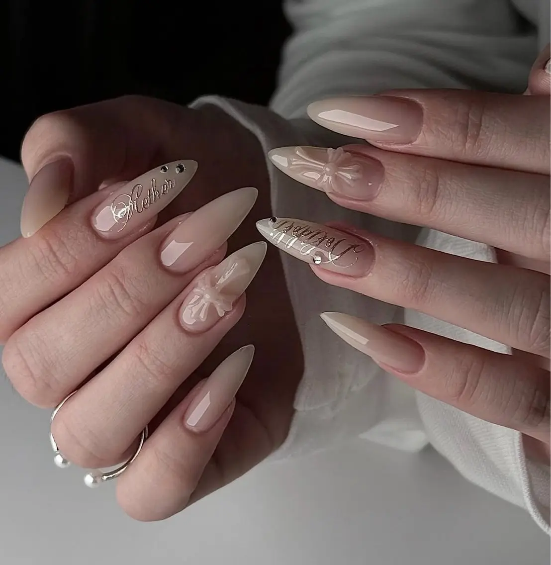ネイル アートネイル ボルドー フレンチネイル ジェルネイル 氷ネイル・うるうるネイル ハンドネイル Julie NailSalonのネイルデザイン