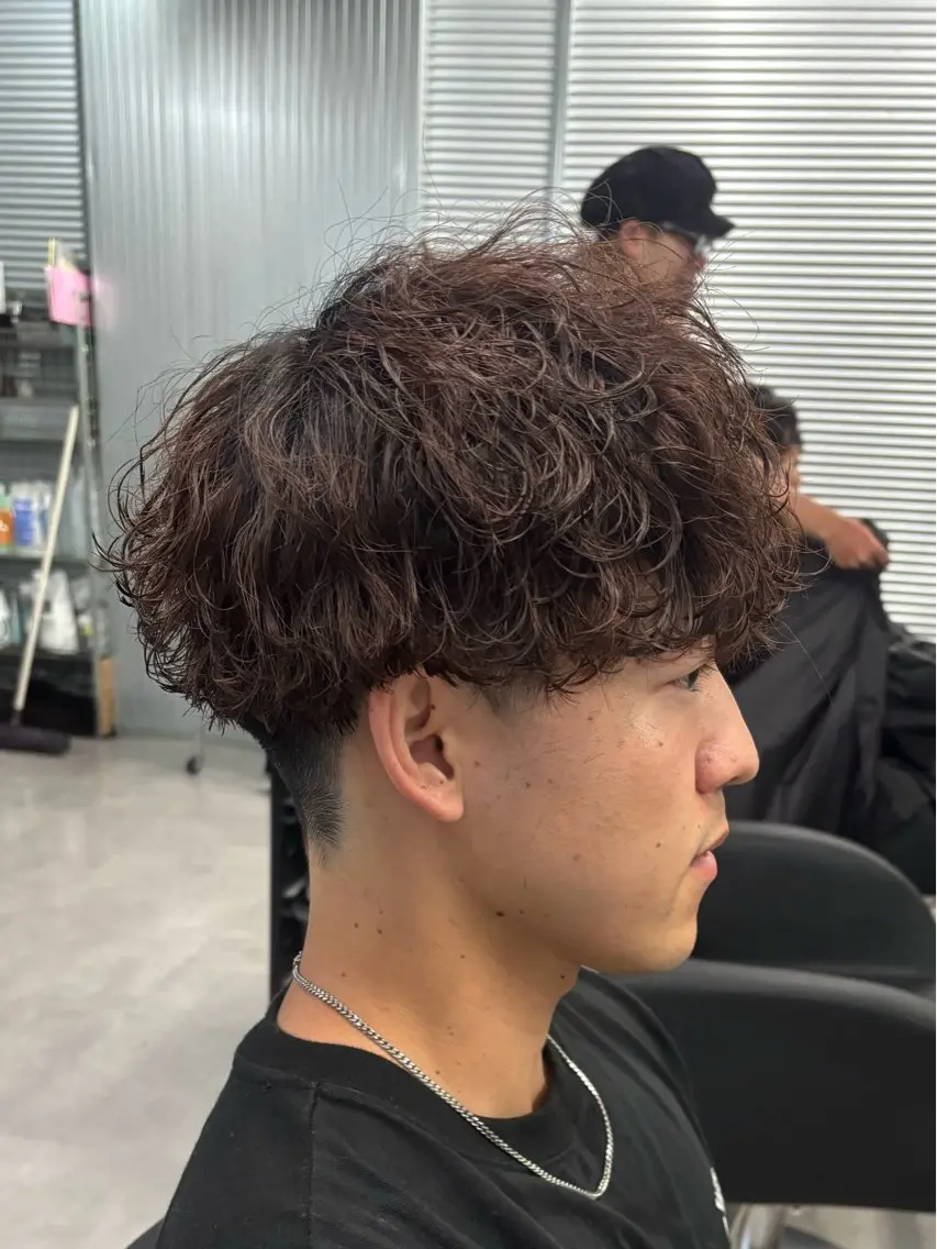 パーマ メンズ メンズパーマ 波巻きパーマ カット パーマ トリートメント 波巻き/ツイスパ/ 短髪/鈴木俊也のヘアスタイル
