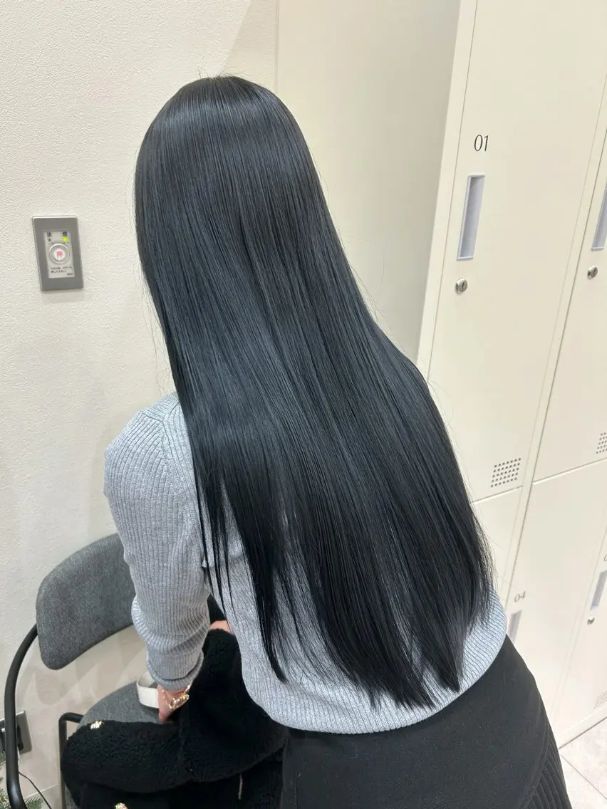 ロング ヘアカラー tomoe 🫧透明感カラーのヘアスタイル