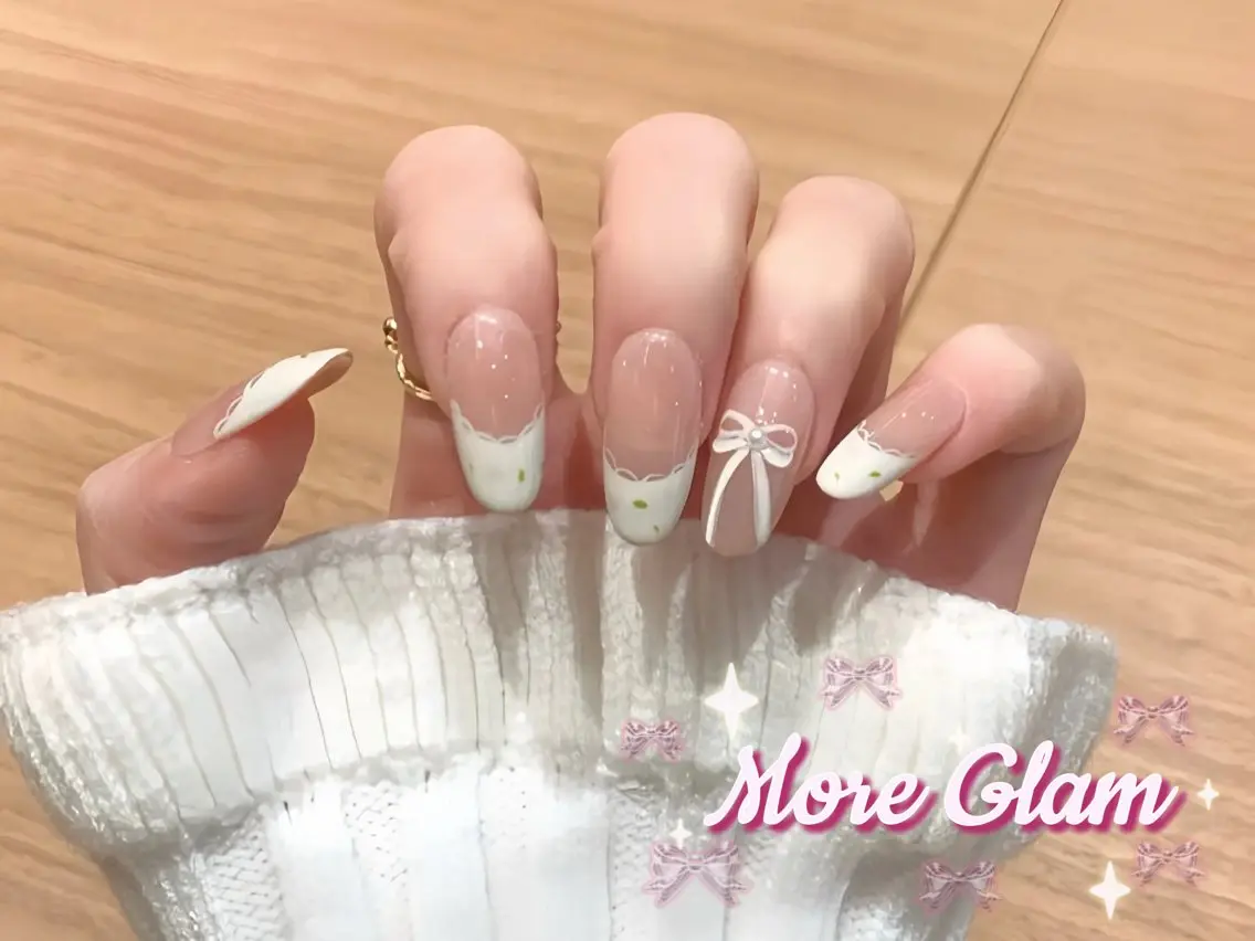 ネイル アートネイル オーロラネイル カジュアル クリアネイル 長さ出し 佐藤 佳奈のネイルデザイン