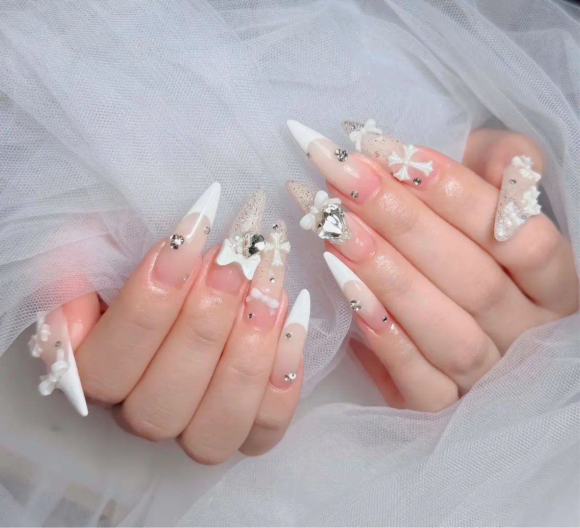 ネイル チークネイル 長さ出し フラッシュネイル フレンチネイル グラデーション ハンドネイル Lenie Nail Salonのネイルデザイン