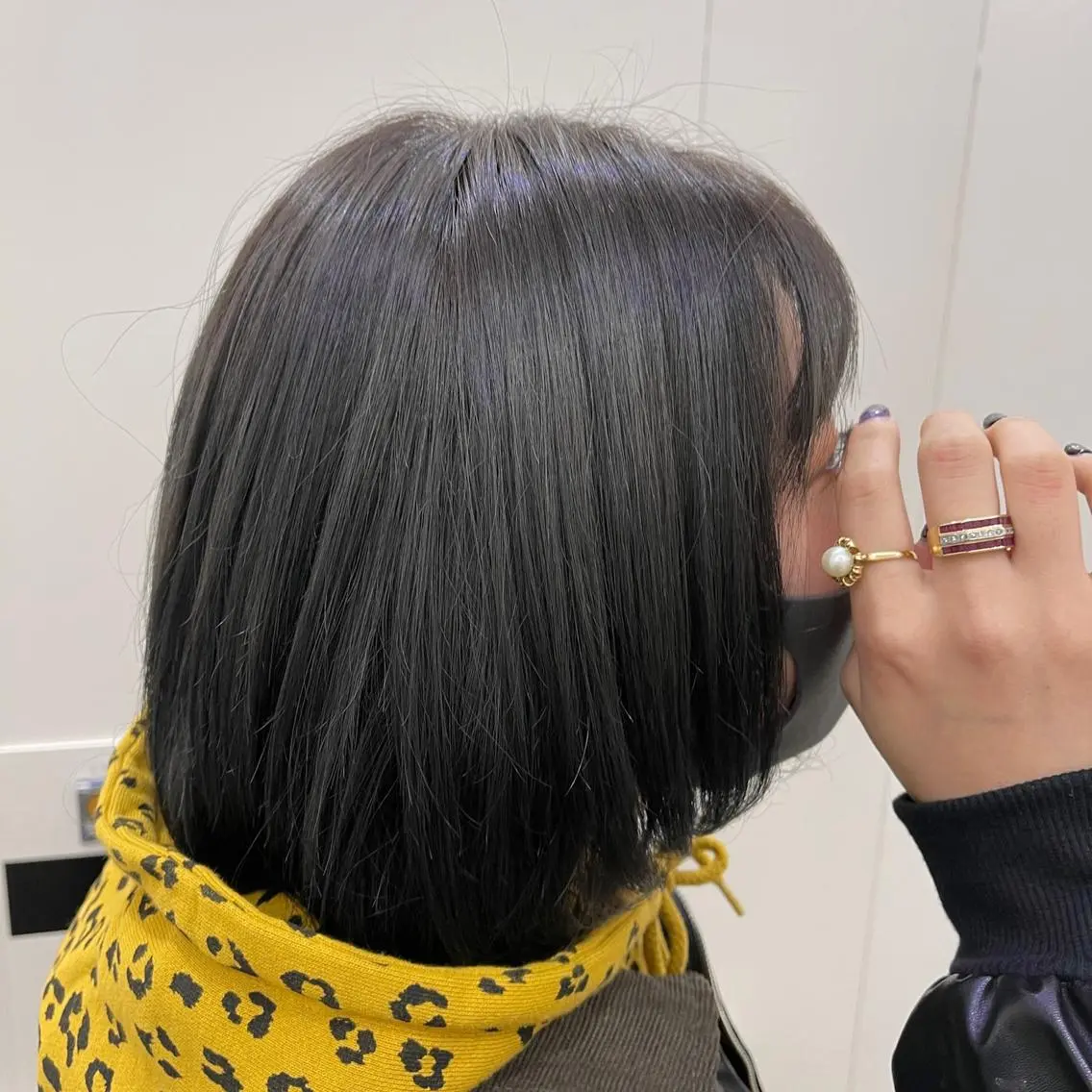 ミディアム カラー 黒髪 ブリーチ ブルーカラー ブルーブラック 📍葛西りんたろう/ ENVのヘアスタイル