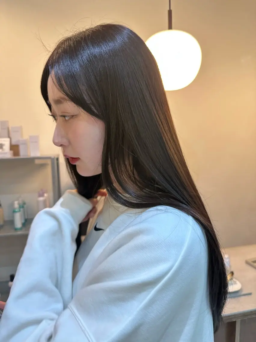 ロング カラー Shiro RENのヘアスタイル