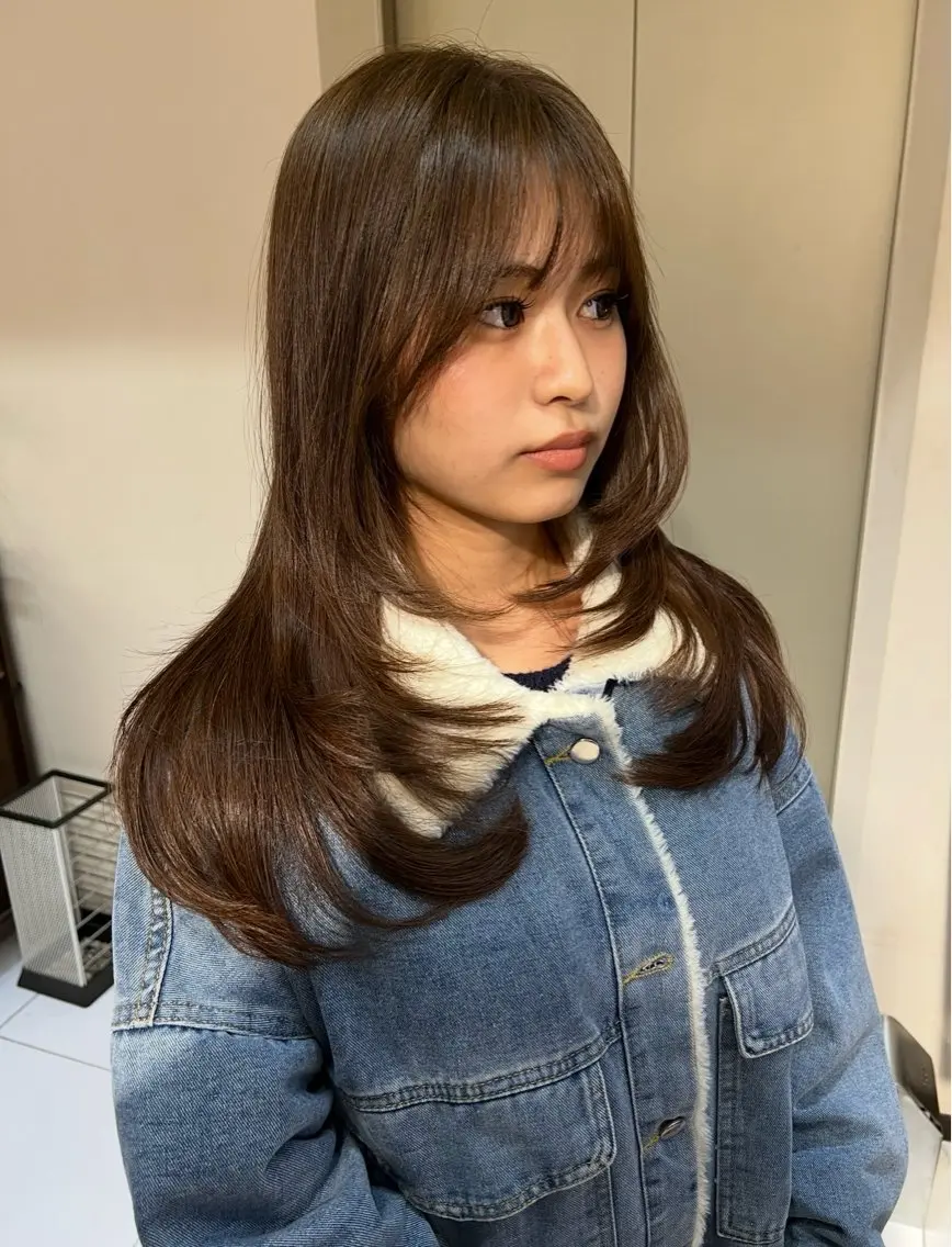 ロング カラー 毛見 凪咲のヘアスタイル