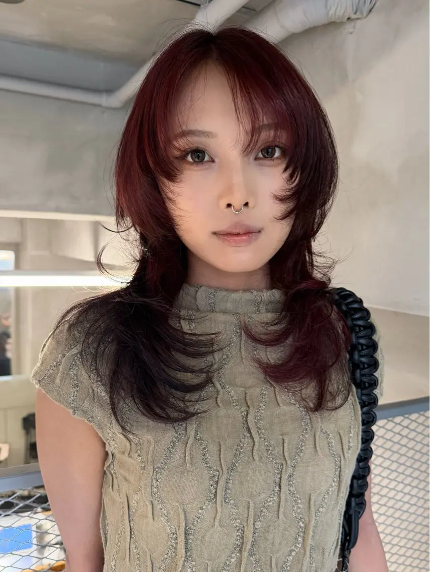 セミロング カラー レッドカラー カット ヘアカラー トリートメント 🎀暖色カラー🎀 おかだみほのヘアスタイル