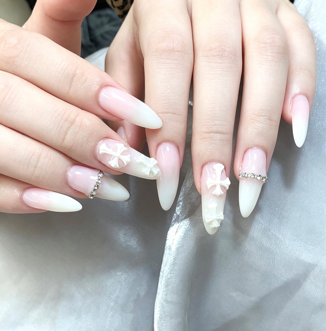 ネイル ハンドネイル Glow Minamiのネイルデザイン