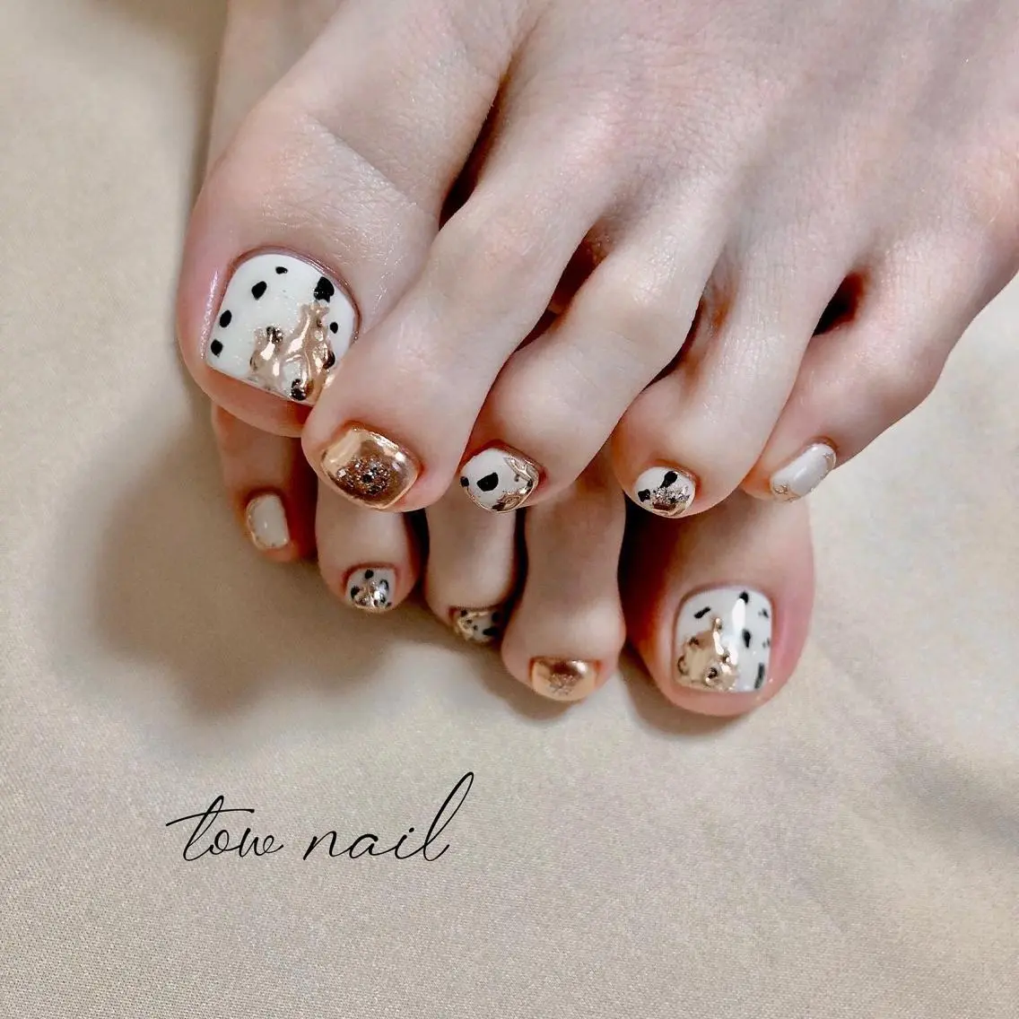 ネイル アートネイル フットネイル ハート ニュアンスネイル ホワイト two nailのネイルデザイン