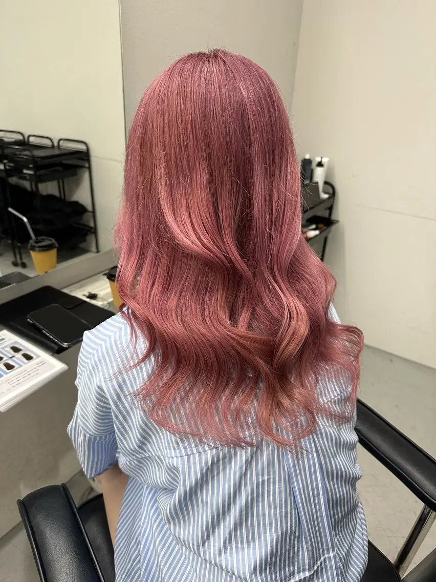 セミロング カラー ベージュカラー ブリーチ ダブルカラー ピンクカラー ピンクベージュ ブリーチモデル募集中 /新潟万代/かこ🩵のヘアスタイル