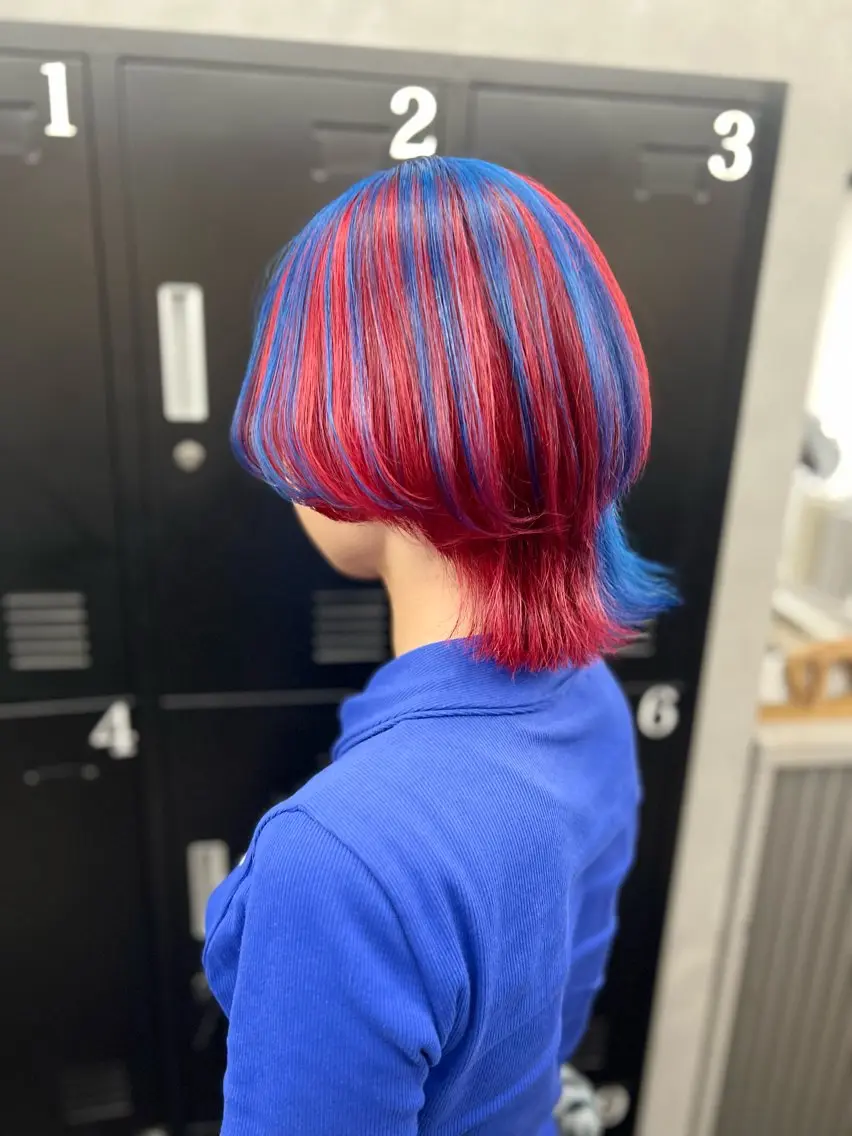 ミディアム カラー ブルーカラー レッドカラー カット ヘアカラー 透明感カラー特化🫧 🦋栗原🦋のヘアスタイル